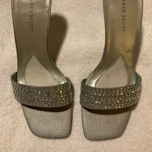 Karen Scott Rhinestone Heels Silver Formal Evening Shoes NWOT
